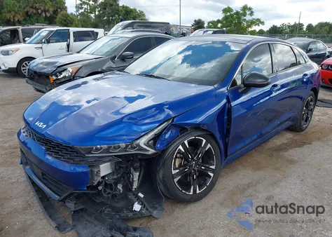 2023 Kia K5 Gt-Line z USA, uszkodzony, nr VIN 5XXG64J28PG173391